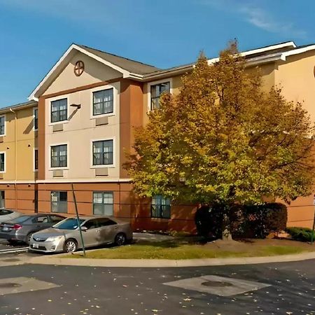 Suburban Studios Auburn Hills - Detroit Экстерьер фото