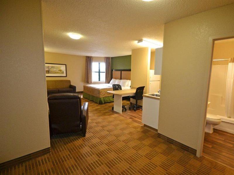 Suburban Studios Auburn Hills - Detroit Экстерьер фото