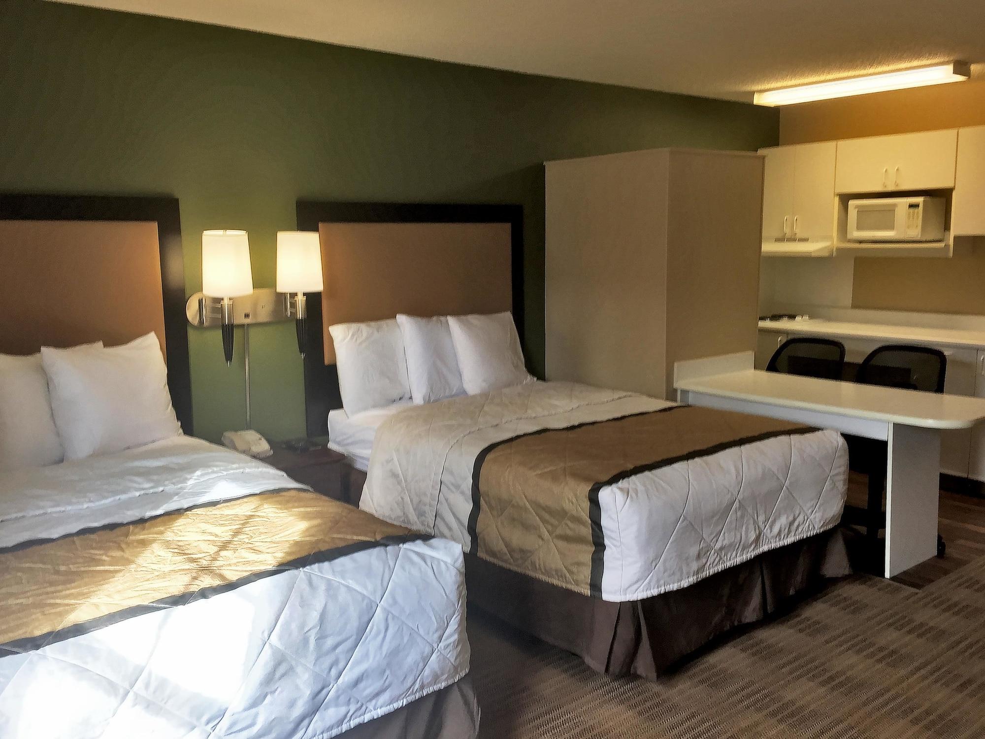 Suburban Studios Auburn Hills - Detroit Экстерьер фото