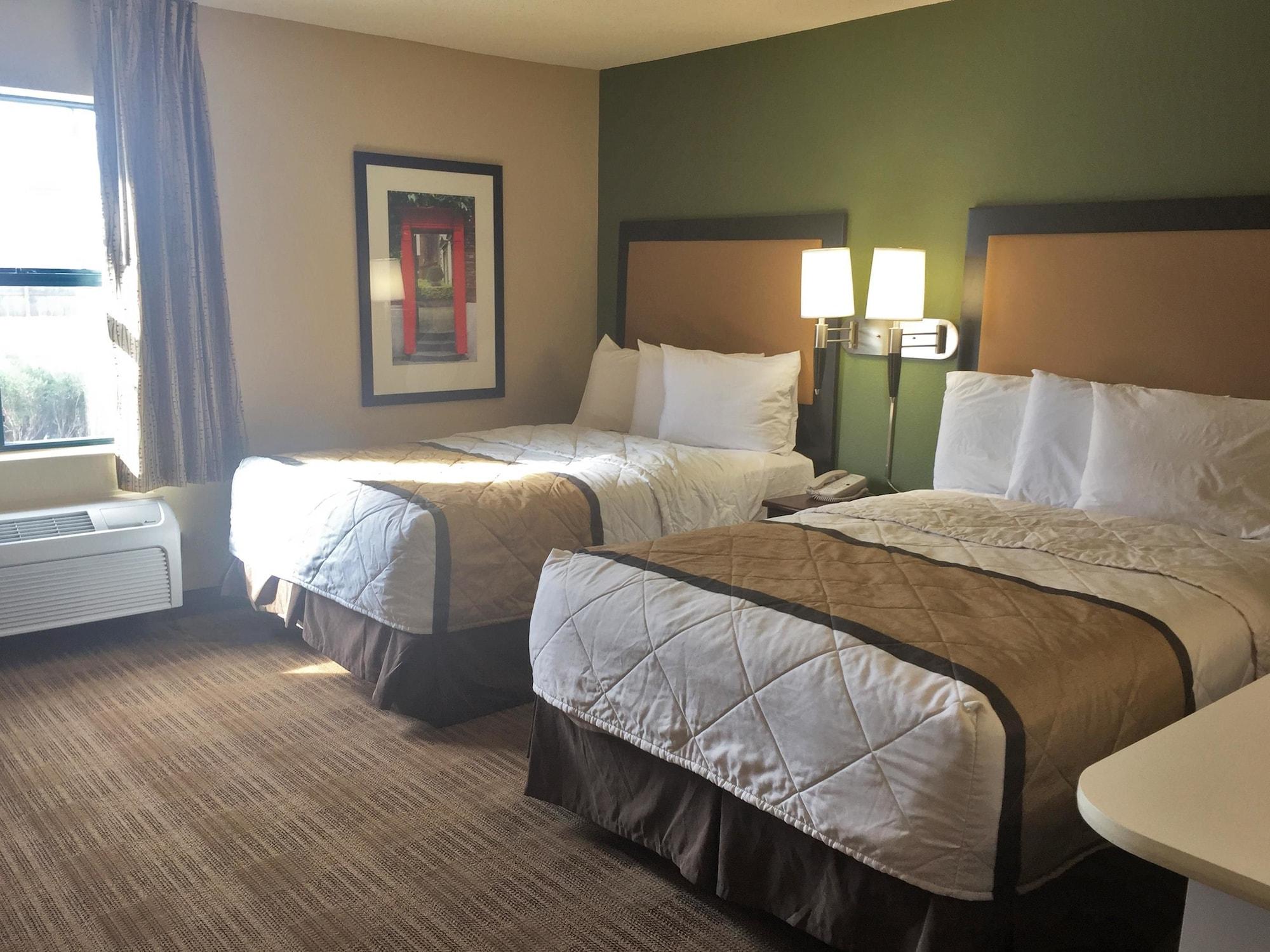 Suburban Studios Auburn Hills - Detroit Экстерьер фото