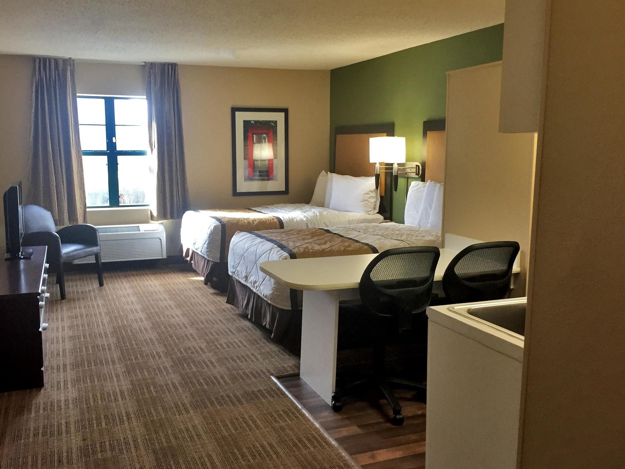 Suburban Studios Auburn Hills - Detroit Экстерьер фото