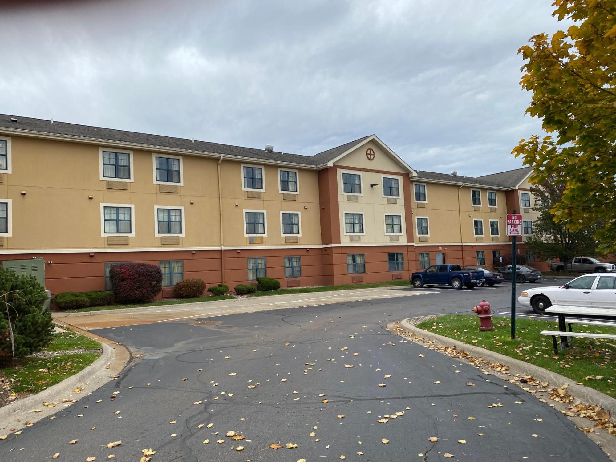Suburban Studios Auburn Hills - Detroit Экстерьер фото