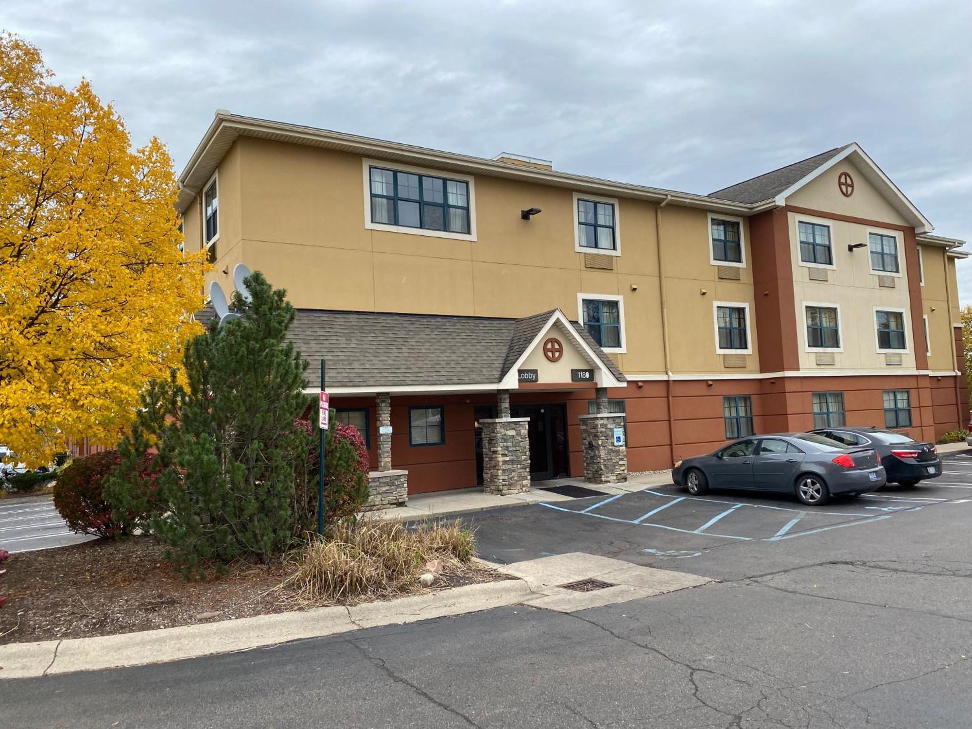 Suburban Studios Auburn Hills - Detroit Экстерьер фото