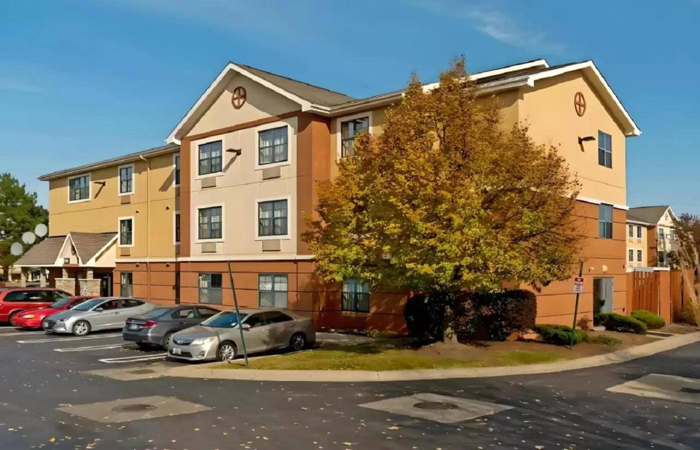 Suburban Studios Auburn Hills - Detroit Экстерьер фото