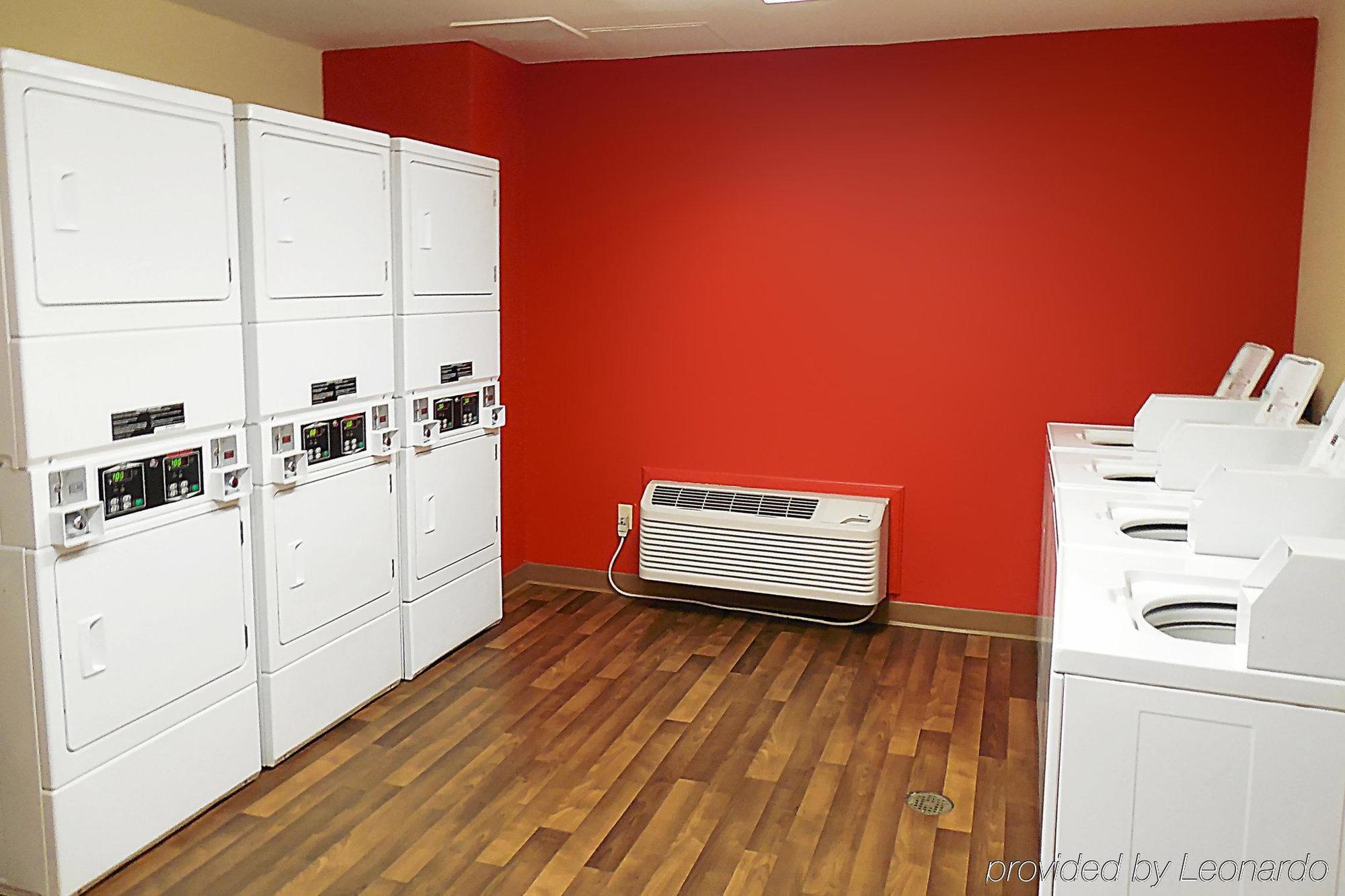 Suburban Studios Auburn Hills - Detroit Экстерьер фото