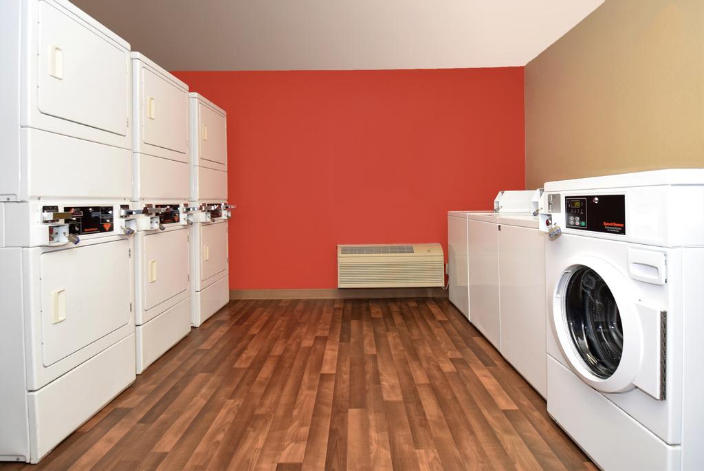 Suburban Studios Auburn Hills - Detroit Экстерьер фото